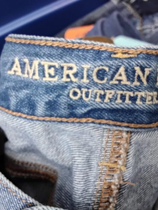 3920 Size 18 American Eagle Outfitters Distressed Jeans with Floral Embroidery - Picture 6 of 7